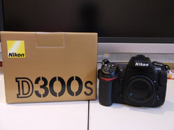 Vender  Nikon D300s 12MP DSLR Camera